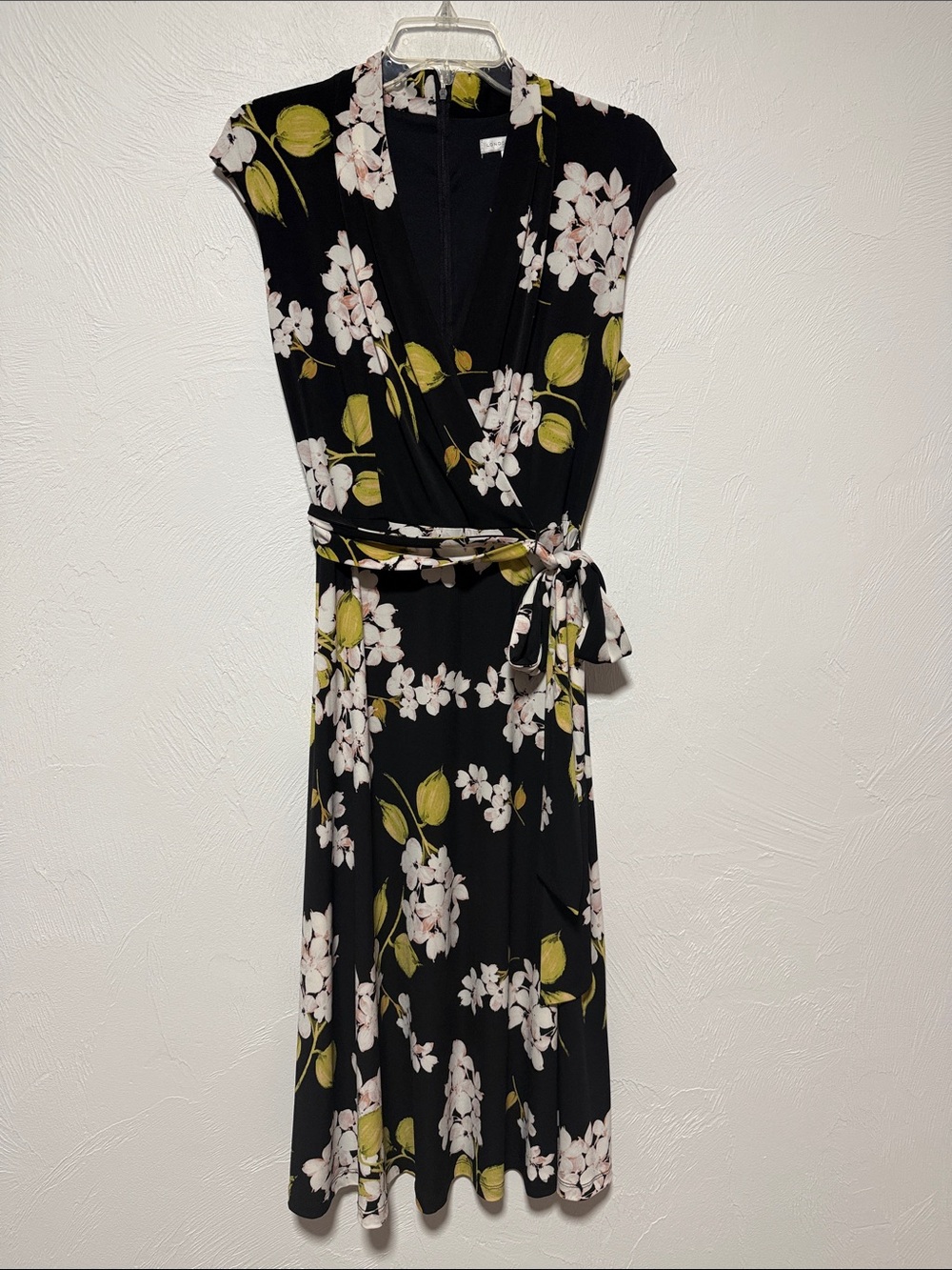 London Times Black Floral V-neck Dress